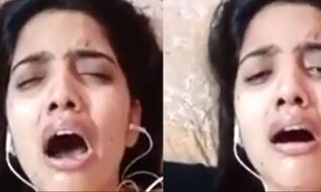 Video Call Pe Chuchi Dikha Rhi The Porn Videos