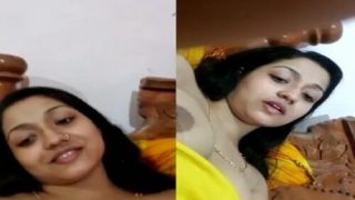 Smiling Beautiful Girlfriend Desi Nude Viral Video Call Sex